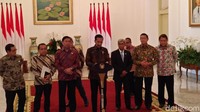 Presiden Joko Widodo mengecam keras Amerika Serikat yang mengakui Yerusalem sebagai ibu kota Israel. Dia meminta AS mempertimbangkan kembali keputusan itu. Jokowi juga menyatakan Indonesia dan rakyatnya konsisten memberi dukungannya terhadap kemerdekaan Palestina. (Danu Damarjati/detikcom)