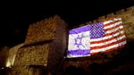 Foto: Bendera AS dan Israel yang Menyatu di Tembok Yerusalem