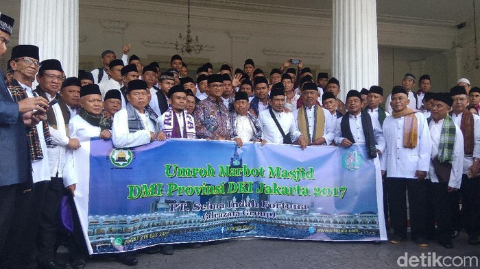 Gubernur Anies Lepas 147 Marbut Se-Jakarta Pergi Umrah
