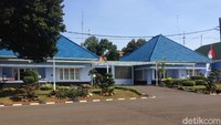 Tak ada perbedaan antara rumah dinas Hadi dengan yang lainnya.