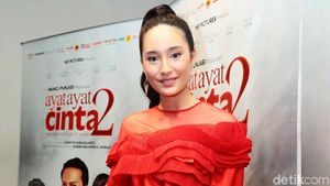 Tatjana Saphira Dazzling in Red