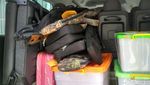 Foto: Airsoft Gun hingga Mobil First Travel yang Diserahkan ke Kejari