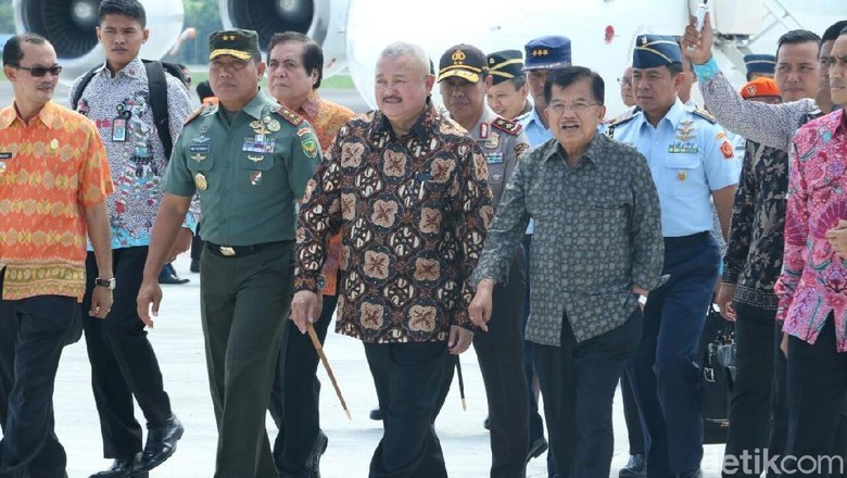 Wapres JK Tinjau Venue Asian Games di Palembang Wapres JK Tinjau Venue Asian Games di Palembang