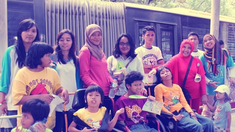 Di Sini Anak-anak Difabel Diajari untuk Selalu Mandiri (Foto: sayapibubintaro.org) Di Sini Anak-anak Difabel Diajari untuk Selalu Mandiri (Foto: sayapibubintaro.org)