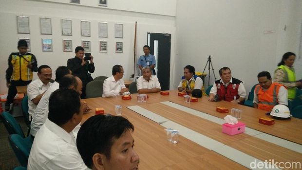 Kajati DKI Tony Spontana meninjau proyek renovasi GBK