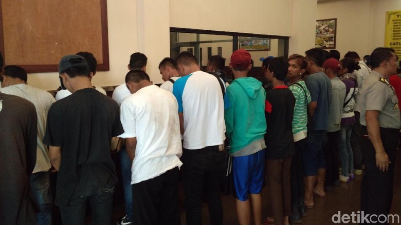 33 Preman di Jaksel Diamankan Saat Operasi Cipta Kondisi 33 Preman di Jaksel Diamankan Saat Operasi Cipta Kondisi