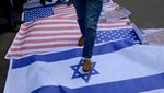 Foto Trump Dibakar dan Diinjak-injak di Gaza