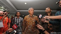 Menurut Busyro, dengan adanya pertemuan tersebut dia yakin hasil putusan terhadap gugatannya tidak akan sesuai rasa keadilan. Dia mengatakan, pertemuan Arief dan Komisi III DPR bisa mempengaruhi putusan, apalagi putusan itu dikaitkan dengan fit and proper test.