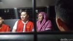 Saling Tatap Bos First Travel Anniesa-Andika di Mobil Tahanan