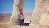 Traveler yang datang pun tak melewatkan momen untuk berfoto di depan patung (eaguileraf/Instagram)
