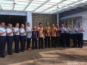 Akan Sarapan Bareng, Komisi I DPR Tiba di Rumah Marsekal Hadi