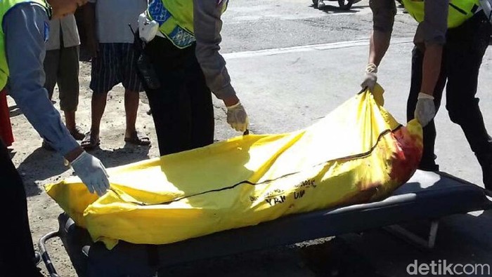 Sopir Ugal-ugalan, Bus Melindas Pemotor di Grobogan