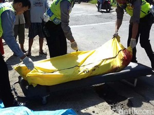 Sopir Ugal-ugalan, Bus Melindas Pemotor di Grobogan