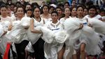 Unik! Ratusan Calon Pengantin Ini Ikuti Lomba Lari