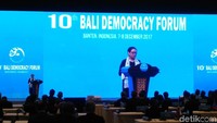 Pagi tadi Presiden AS baru saja menyatakan mengakui Yerusalem sebagai Ibu Kota Israel. Kami mengutuk pernyataan itu, ucap Retno