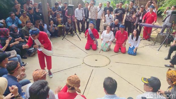  Acara yang digagas oleh Kemendes PDT itu bertujuan untuk kembali menghidupkan permainan tradisional di desa-desa yang kini sudah mulai tergerus oleh permainan modern. 