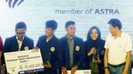 FIF Serahkan Penghargaan Juara Kompetisi Ide Bisnis
