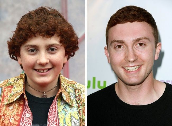 Daryl Christopher Sabara, dikenal sebagai aktor cilik setelah berperan sebagai Juni Cortez dalam film pertamanya, Spy Kids (2001). Saat itu, rambut keriting coklatnya cukup panjang menutupi kepalanya dan gigi kelincinya masih menghiasi senyumnya. Kini, rambut panjangnya itu sudah berbeda karena telah dicukur tipis. Walaupun begitu, gigi kelincinya masih terlihat sama, meski wajahnya lebih dewasa. setelah menjadi dewasa ia terlihat lebih tampan. Foto: Getty Images.