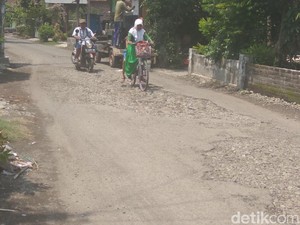 Begini Kondisi Jalan Desa di Sidoarjo Pasca Diterjang Banjir