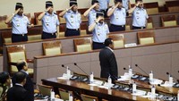 Seusai pemaparan Kharis, Wakil Ketua DPR yang memimpin sidang, Fadli Zon, meminta persetujuan dari anggota Dewan. Peserta sidang menyepakati laporan Komisi I.