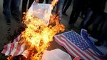 Foto Trump Dibakar dan Diinjak-injak di Gaza