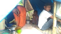 Informasi yang dihimpun dari pihak kecamatan setempat, hingga hari ini ada 34 desa yang masih terendam banjir dari 75 desa semuanya di Kecamatan Lhoksukon.
