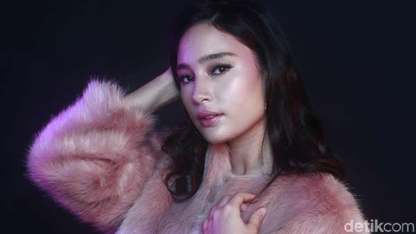 Beauty in Pink, Tatjana Saphira Celeb of The Month Bulan Ini Beauty in Pink, Tatjana Saphira Celeb of The Month Bulan Ini