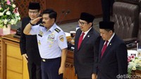 Siang harinya, persetujuan Marsekal Hadi sebagai Panglima TNI disahkan di paripurna DPR (Foto: Lamhot Aritonang)