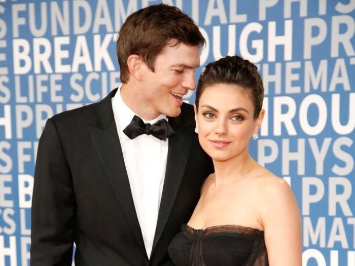 Ashton Kutcher & Mila Kunis MOUNTAIN VIEW, CA - DECEMBER 03: Actors Ashton Kutcher (L) and Mila Kunis attend the 2018 Breakthrough Prize at NASA Ames Research Center on December 3, 2017 in Mountain View, California. (Photo by Jesse Grant/Getty Images)