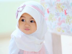 Foto: Gemas! Gaya Hijab Cucu Aa Gym yang Masih Balita