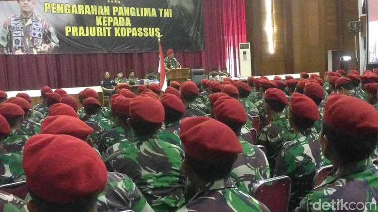 Jenderal Gatot Pamit ke Kopassus Jenderal Gatot Pamit ke Kopassus