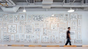 Karyawan Airbnb pun sepertinya sangat betah di kantor. Foto: Office Snapshot