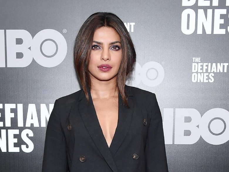 Priyanka Chopra ke London, Ada Hubungan dengan Pernikahan Meghan? Priyanka Chopra ke London, Ada Hubungan dengan Pernikahan Meghan?