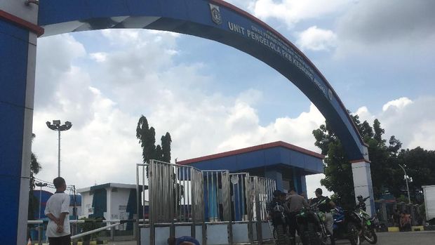Petugas Temukan Karcis Parkir Palsu di Tempat Uji KIR Kedaung Angke
