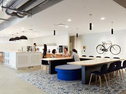 Kantor Keren Airbnb, Startup yang Bikin Hotel Ketar Ketir