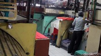 Revitalisasi Blog G juga dilakukan PD Pasar Jaya, yakni dengan membangun gedung baru Blok G di lahan milik PT Kereta Api Indonesia (KAI) yang berada di kawasan Stasiun Tanah Abang. Sementara lahan Blok G yang sekarang akan dibangun rusun terpadu.