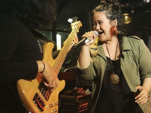 Di Balik Hobinya Masak, Cucu B.J. Habibie Ini Ternyata Vokalis Band Rock