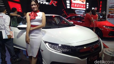 SPG Cantik Ini Calon Dokter Gigi Lho