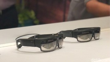 Ini adalah kacamata pintar yang menggunakan prosesor terbaru itu. (Foto: detikINET/Adi Fida Rahman)