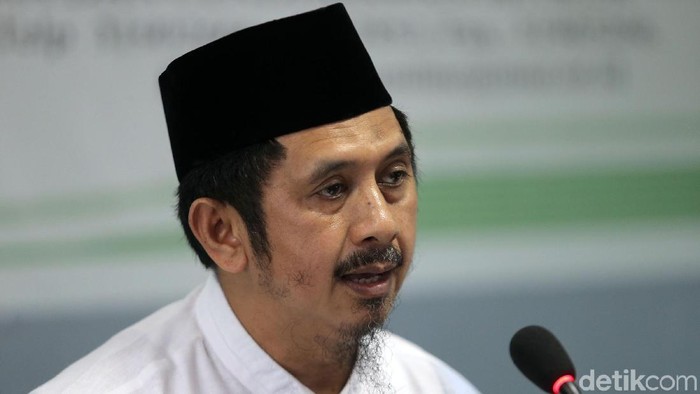 Marsudi Suhud Ketua MUI Bidag Ukhuwah Islamiyah, KH Muhidin Junaidi Ketua MUI Bidang Luar Negeri dan KH Zaitun Rasmin Wasekjen MUI saat memberikan keterangan pers di Kantor Pusat MUI, Jakarta, Jumat (12/8/2017). MUI menolak keras pernyataan Presiden Amerika Serikat mengenai Ibu Kota Israel Yarusalem. MIU meminta pemeritah Indonesia untuk segera bertindak melalui OKI agar menyerukan penolakan.