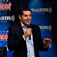 Dean ObeidallahSementara Dean Obeidallah merupakan komedian asal Amerika Serikat yang berdarah Italia dan Palestina. Sejak Palestina kembali digempur tentara Israel, ia banyak memberikan opini lewat cuitan bahkan di stasiun televisi. Kebebasan mereka dikontrol oleh militer Israel di luar. Mereka tidak bisa masuk, mereka tidak bisa keluar tanpa izin, kata Dean ketika menjelaskan mengenai situasi Palestina di stasiun BNC. Foto: Getty Images