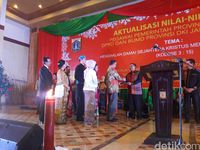 Hadiri Acara Makna Natal PNS DKI, Anies Didampingi Istri Sandiaga