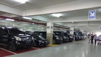 Tarif untuk parkir di basement tergolong sangat murah. Untuk motor dikenakan tarif Rp 2.000 dan Rp 3.000 ribu untuk mobil. Areal parkir bawah tanah ini bisa menampung 254 unit mobil dan 343 sepeda motor (Agus/detikTravel)