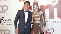 Chelsea Islan dan Daffa Wardhana menghadiri galar premier Ayat-Ayat Cinta 2 di kawasan Kuningan, Jakarta Selatan, Kamis (7/12/2017) malam. Foto: Chelsea Islan dan Daffa Wardhana (Palevi/detikHOT)