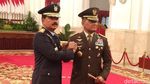 Melihat Tongkat Komando Jenderal Gatot dan Panglima Hadi