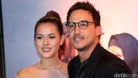 Hamish dan Raisa happy banget nih! Pool/Palevi S/detikFoto.