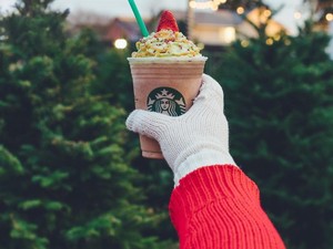 Wow! Ini Dia Frappuccino Bertema Pohon Natal yang Baru dari Starbucks