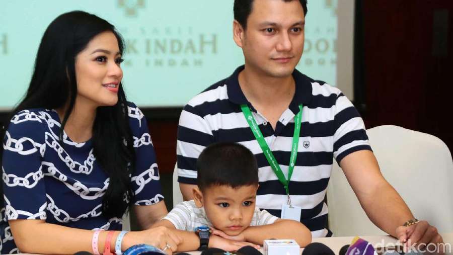 Bertambahnya Keluarga Ceria Titi Kamal dan Christian Sugiono