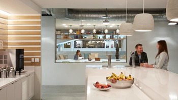 Salah satu sudut kantor yang seperti dapur di rumah. Bagaimana tidak betah? Foto: Office Snapshot