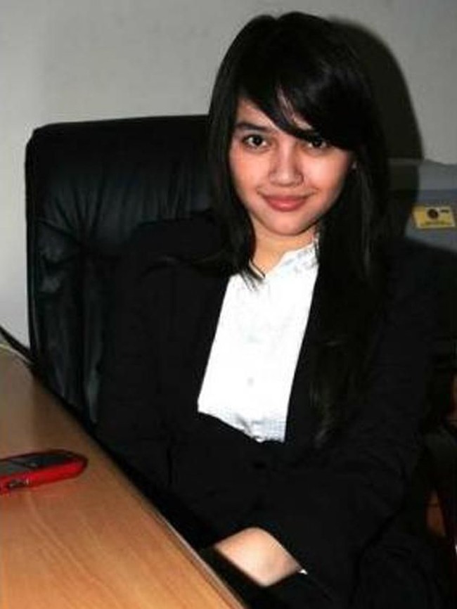 Nadya Helida merupakan salah satu pengacara berparas cantik yang bergabung menjadi tim pengacara pimpinan OC Kaligis. Sederet kasus besar pernah ia tangani seperti BIbit-Chandra dan Anggodo Widjojo. Foto: Istimewa